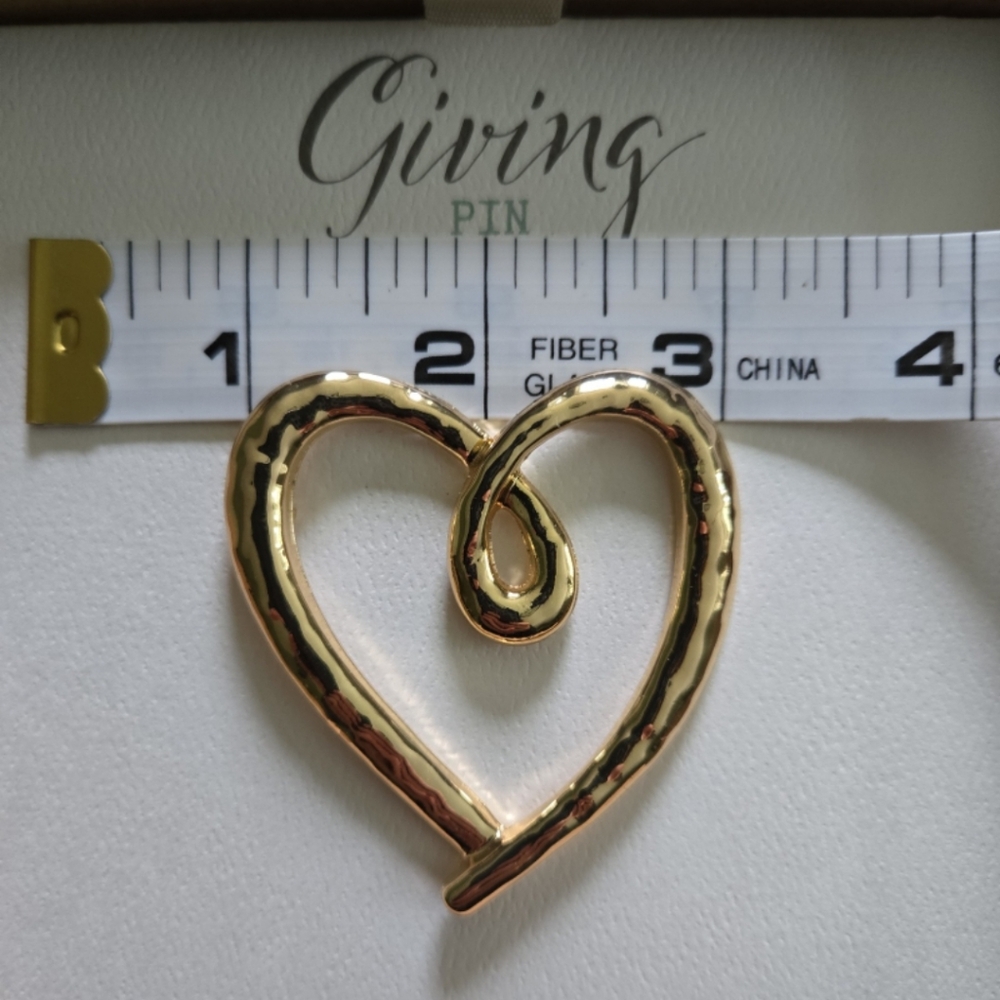 Giving Pin Demdaco Gold Heart Brooch New In Box - Picture 11 of 11